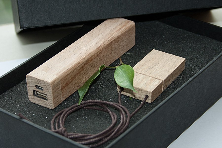 Набор ЭКО 2/02 (U-PK023, Z144, DR002) (черный, 119х195*45, бук натуральный на 2600 mah,бук натуральный с чипом 4 гб)