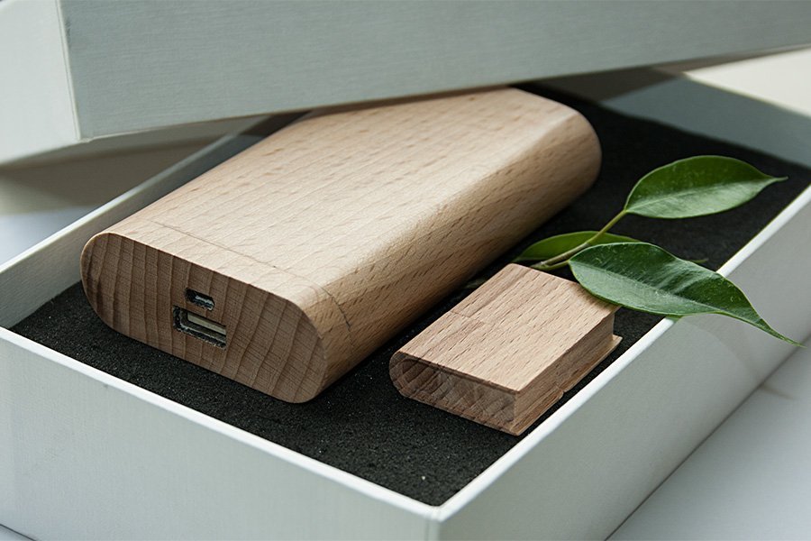 Набор ЭКО 4/32 (U-PK023, Z145, DR032) (белый, 119х195*45, бук натуральный на 5200 mah, бук натуральный с чипом 4 гб)