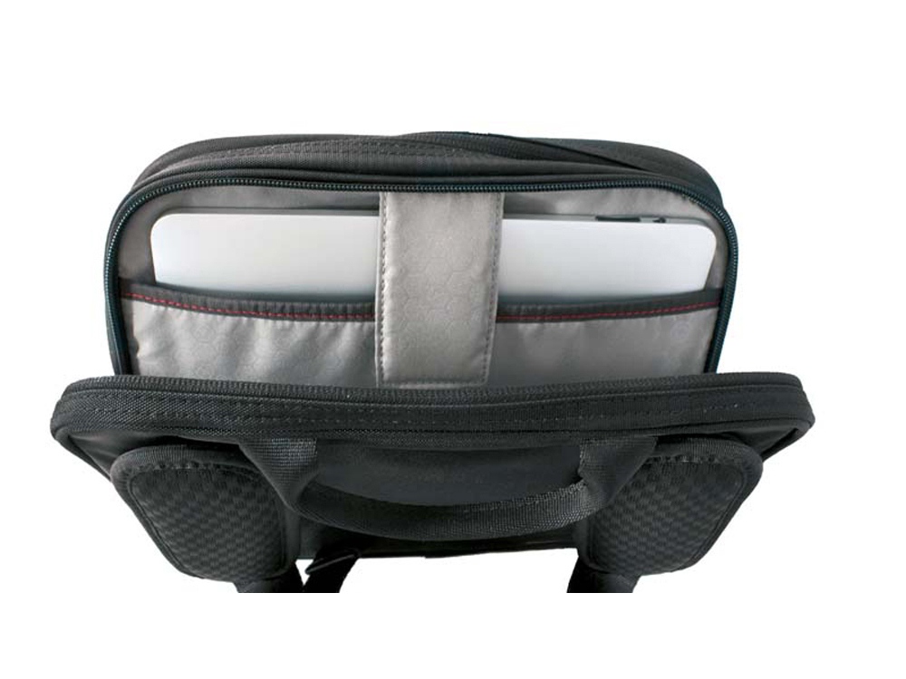Сумка наплечная VICTORINOX Travel Companion 4 л., горизонтальная.