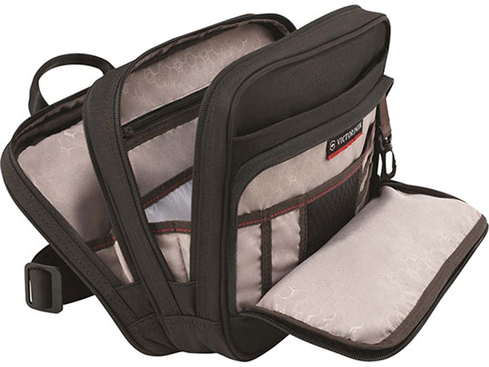 Сумка наплечная VICTORINOX Travel Companion 4 л., горизонтальная.