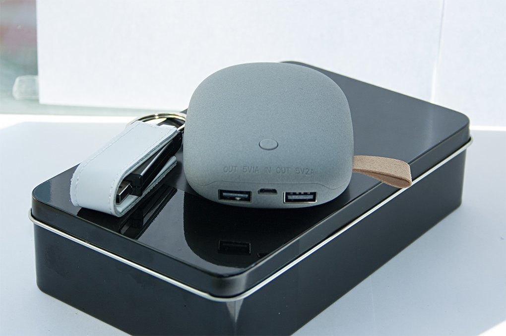 ����� 50 (U-PK011, Z135, KJ017) (������, 195*117*45, ����� �� 5200 mah,  ����� � ����� 16 ��)