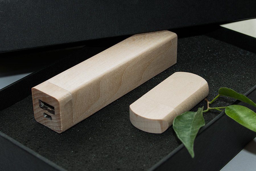 ����� ��� 2/09 (U-PK023, Z144, DR009) (������, 119�195*45, ���� ����������� �� 2600 mah,���� ����������� � ����� 4 ��)