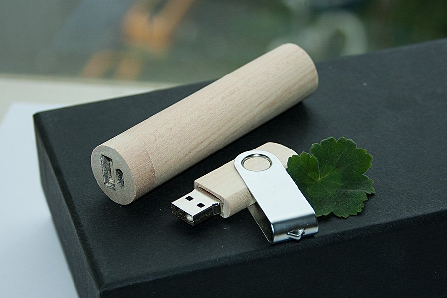 ����� ��� 3/30 (U-PK023, Z146, DR030) (������, 119�195*45, ���� ����������� �� 2600 mah, ���� ����������� � ����� 64 ��)