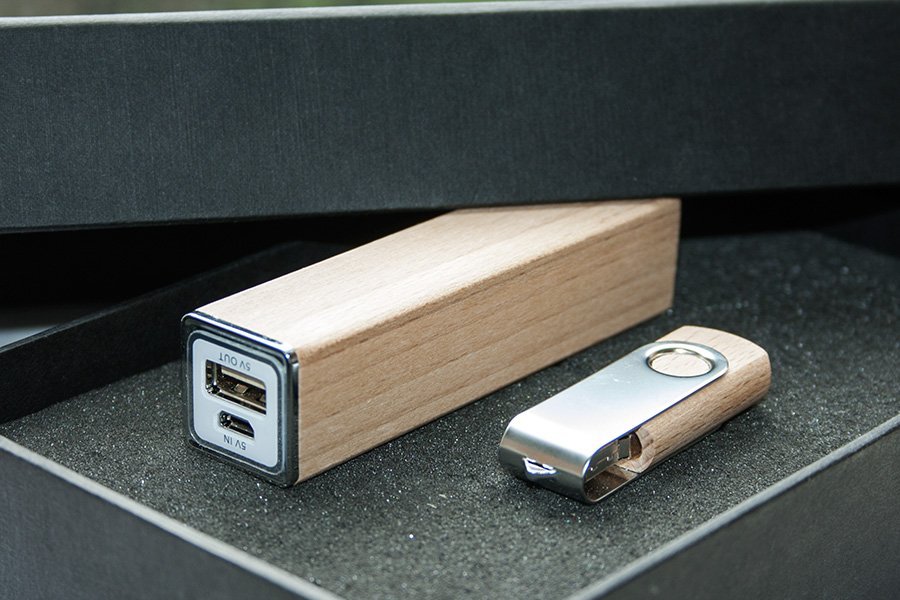 ����� ��� 1/30 (U-PK023, Z053, DR030) (������, 119�195*45, ��� ����������� �� 2600 mah,��� ����������� � ����� 16 ��