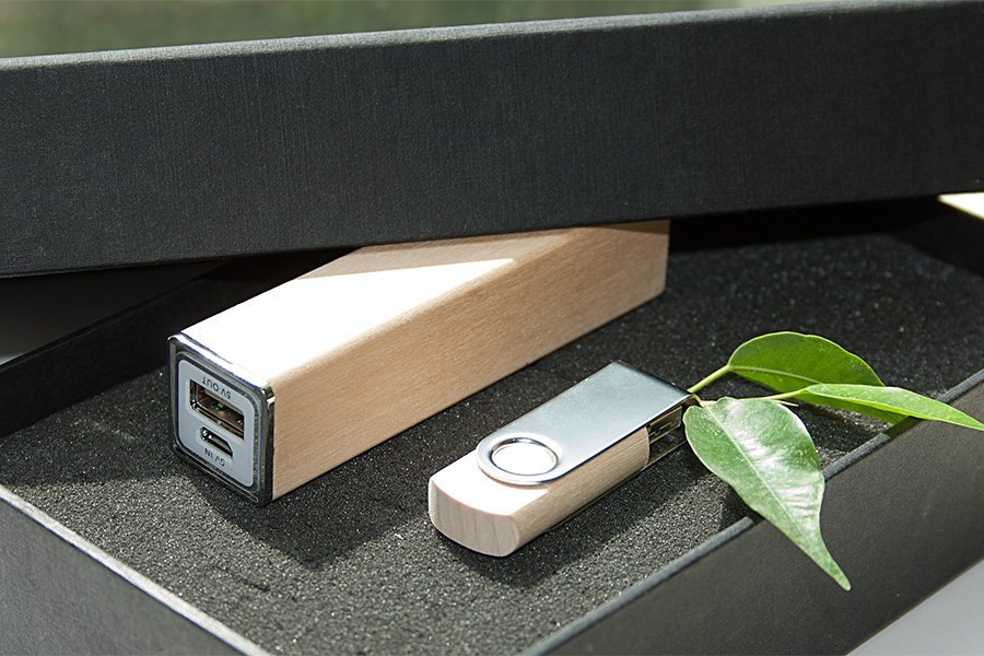 ����� ��� 1/30 (U-PK023, Z053, DR030) (������, 119�195*45, ���� ����������� �� 2600 mah,���� ����������� � ����� 64 ��