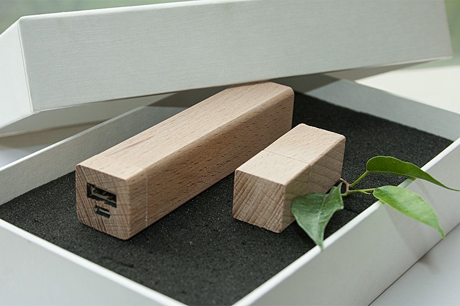 Набор ЭКО 2/17 (U-PK023, Z144, DR017) (белый, 119х195*45, бук натуральный на 2600 mah,бук натуральный с чипом 16 гб)