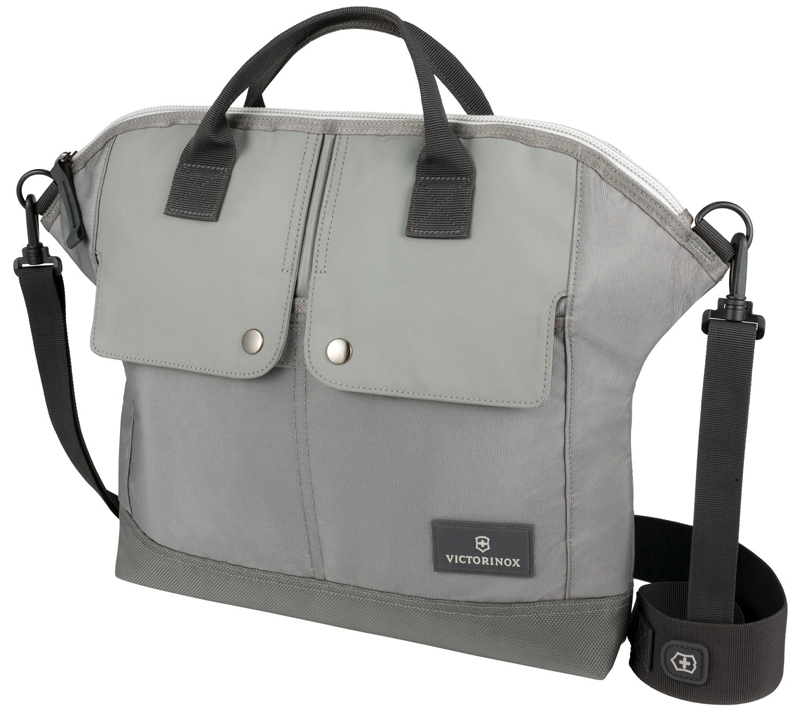 ����� ��������� VICTORINOX Altmont� 3.0 SLIMLINE TOTE 13'', �����, ������ Versatek�, 40x6x34 ��