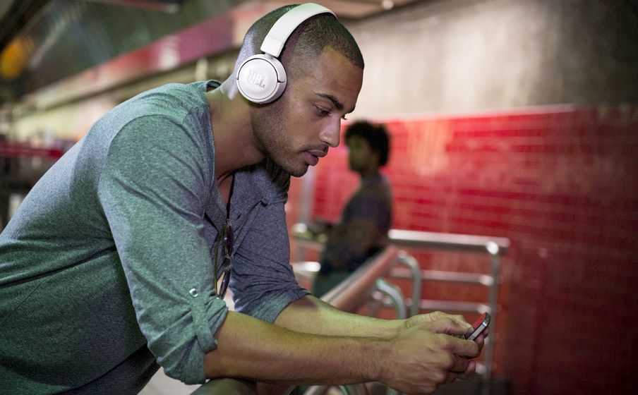 ������������ �������� JBL T450BT, ������