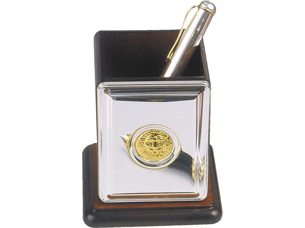 ���������� ����� ������ ���� Luigi Pesaresi (Ou)