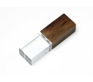 USB-������ �� 32 �� ������������� �����, ��� ���������� 3D ��������, �������� ������, � ���������� ��������� �������� �����, �������