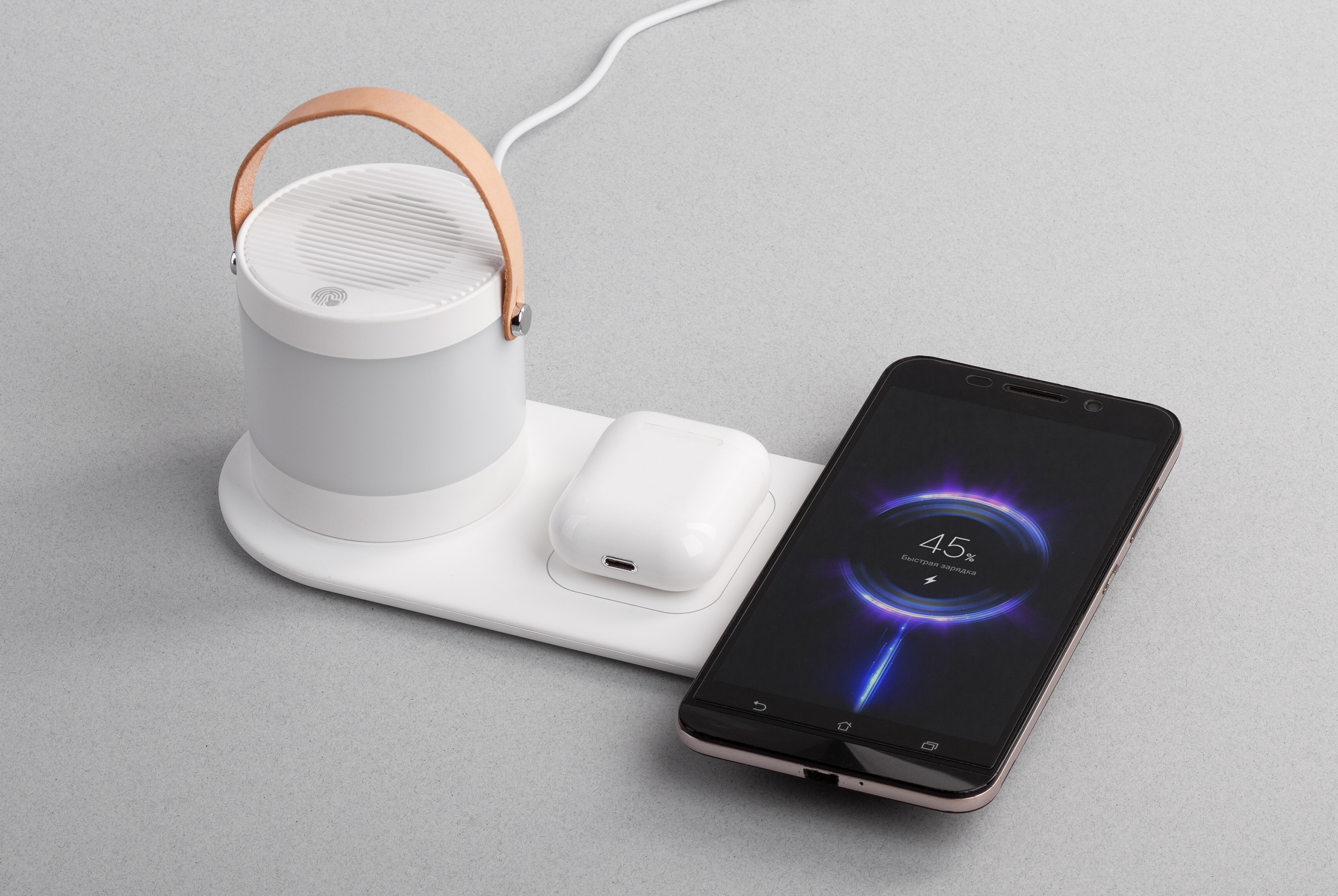 ���������� ������������ (15W) �������� ������� "Smart Home" � bluetooth ��������-������