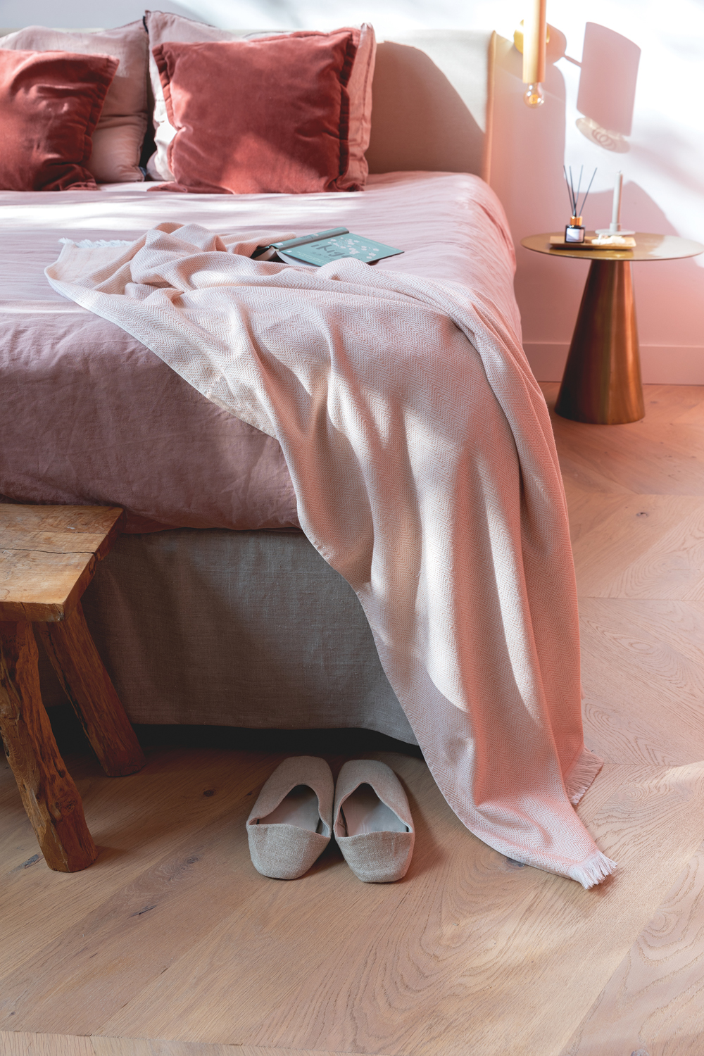 ������� Ukiyo Hisako �� ������ AWARE�, 100x180 ��