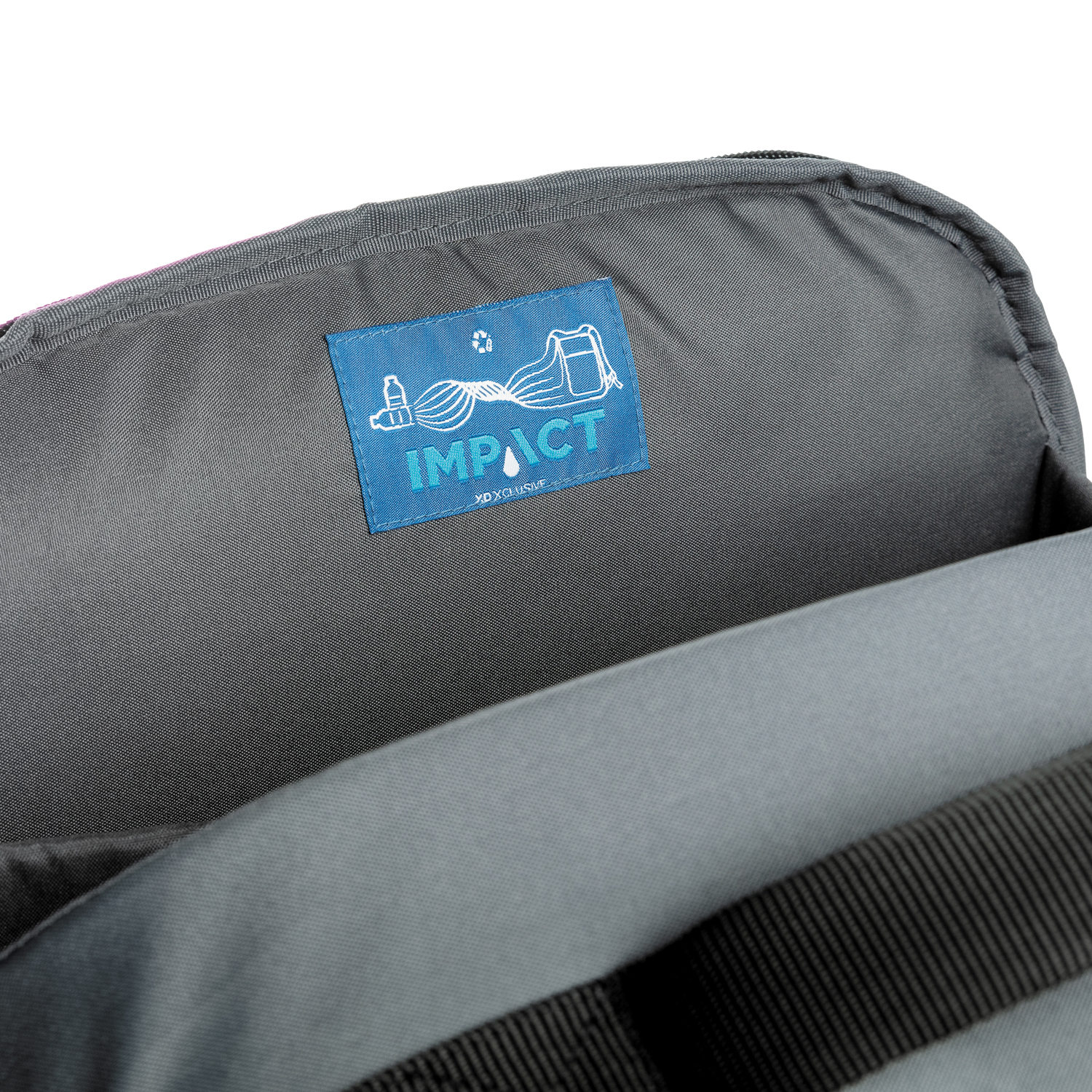 ����������� ������ Impact �� RPET AWARE� ��� �������� 15.6"