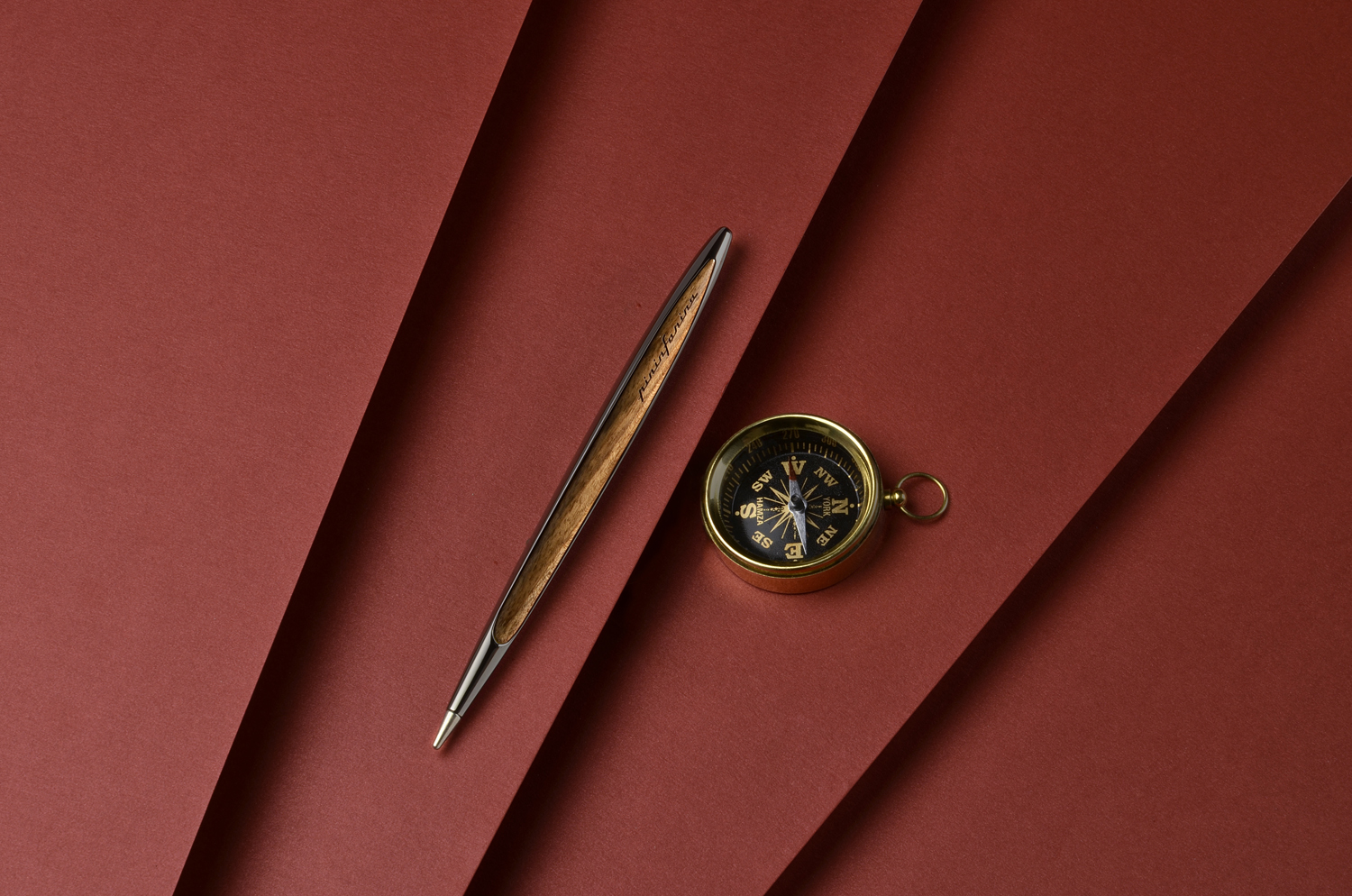   Pininfarina Cambiano GLOSSY BLACK