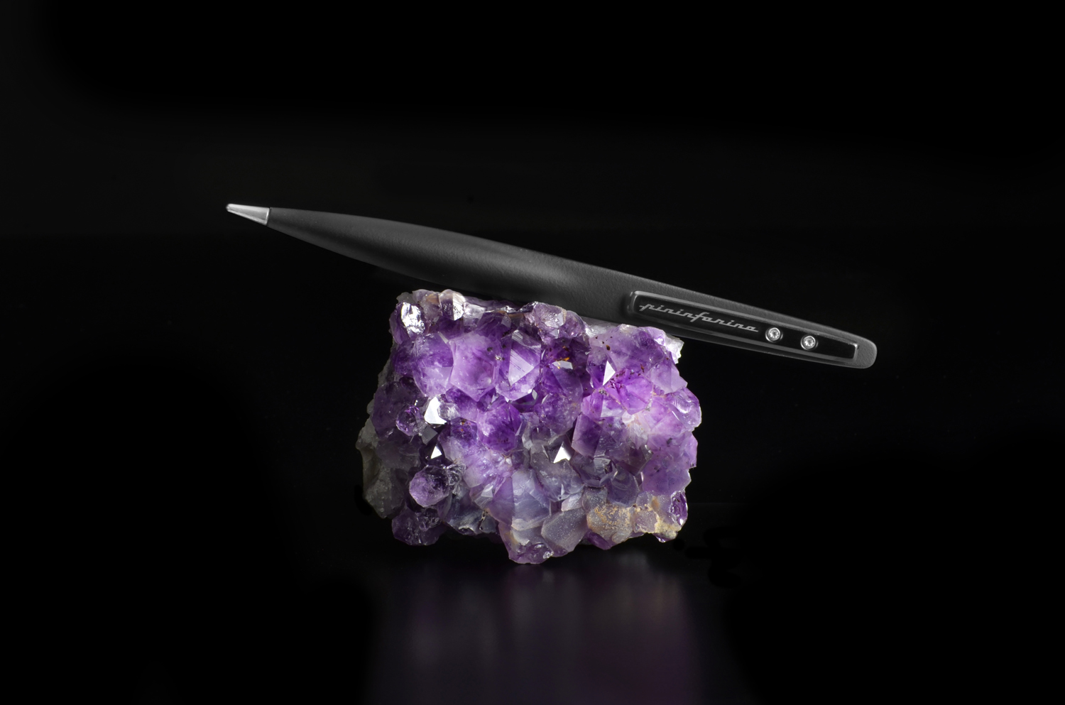   Pininfarina SPACE X BLACK