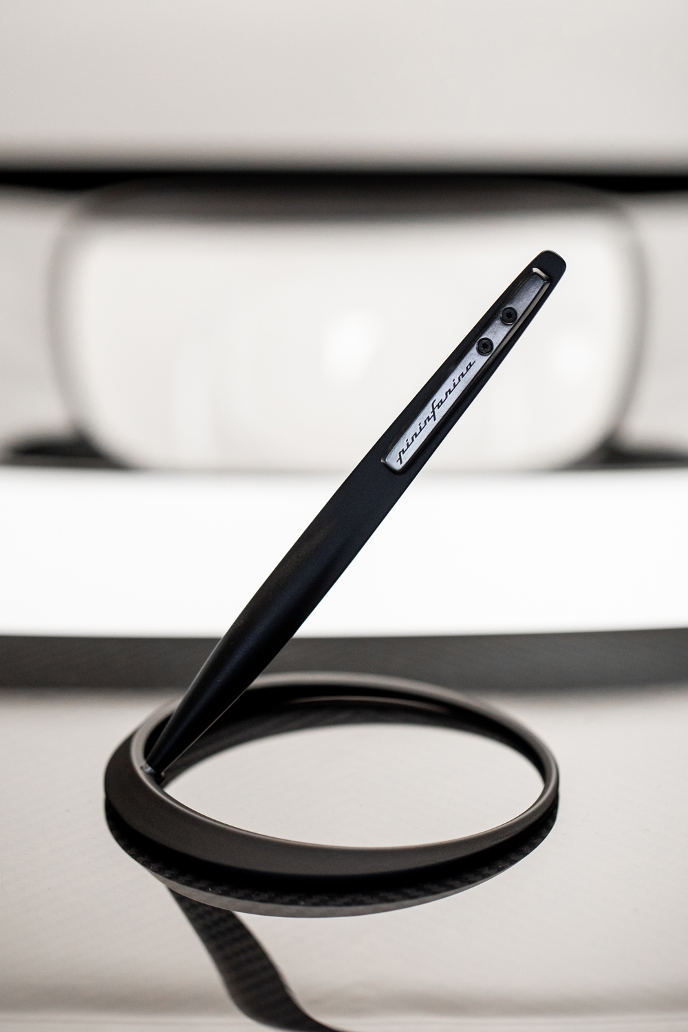   Pininfarina SPACE X BLACK