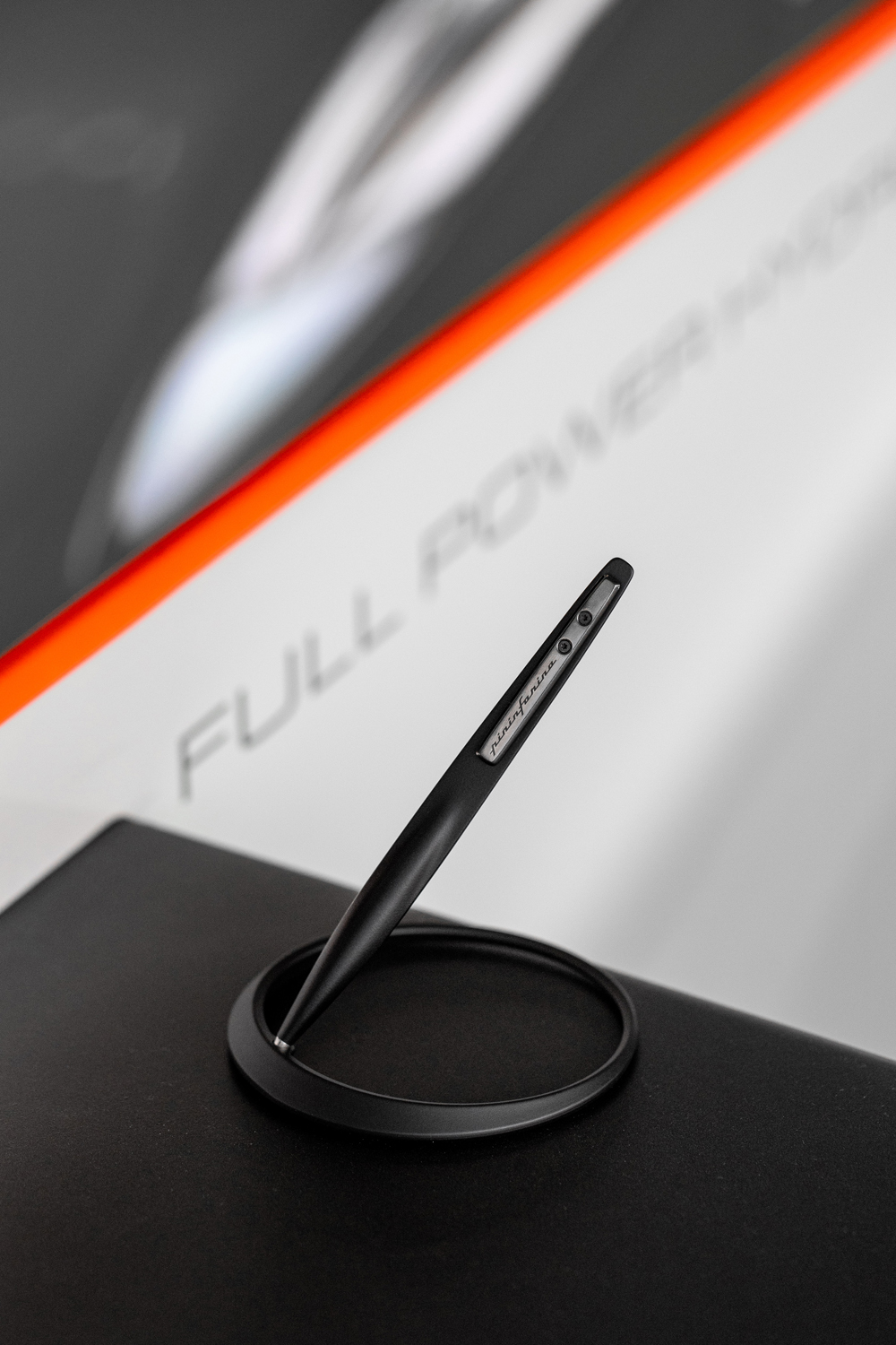   Pininfarina SPACE X BLACK