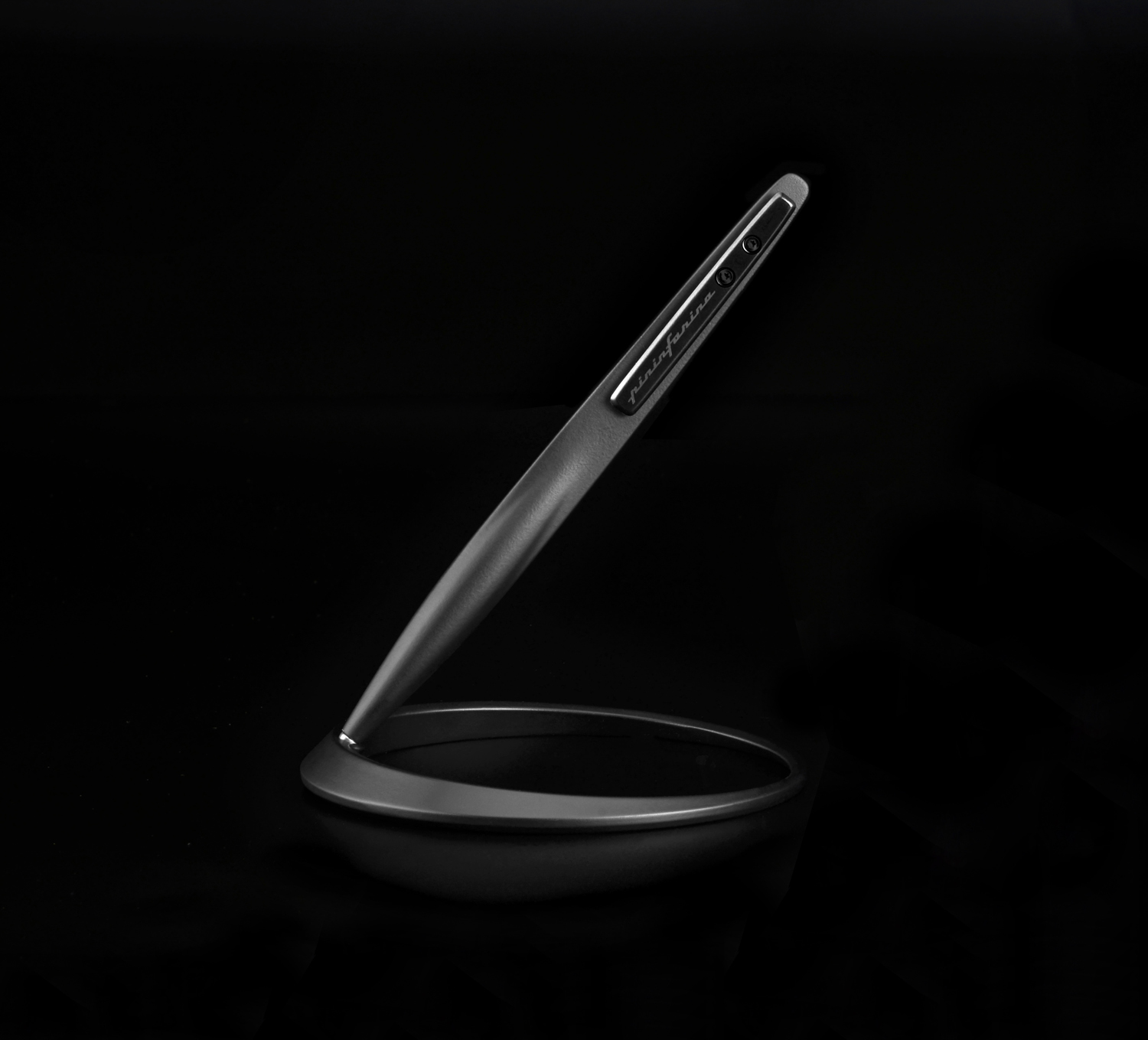   Pininfarina SPACE X BLACK